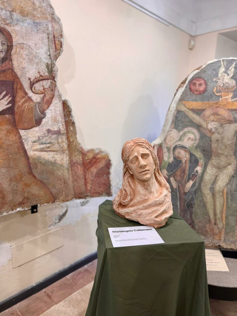 Arte libera tutti. Il collettivo Mano Sapiens e la mostra da 'toccare' WhatsApp Image 2026 06 11 at 12.01.08 2 1